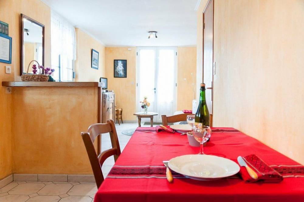 gites-menez-hom-table