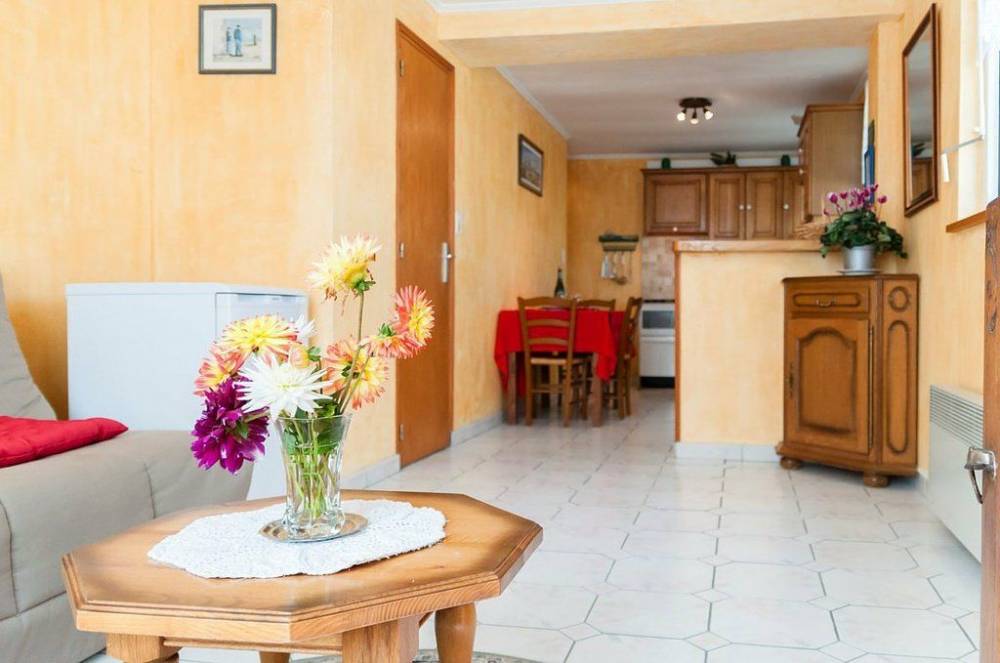gites-menez-hom-salon-table